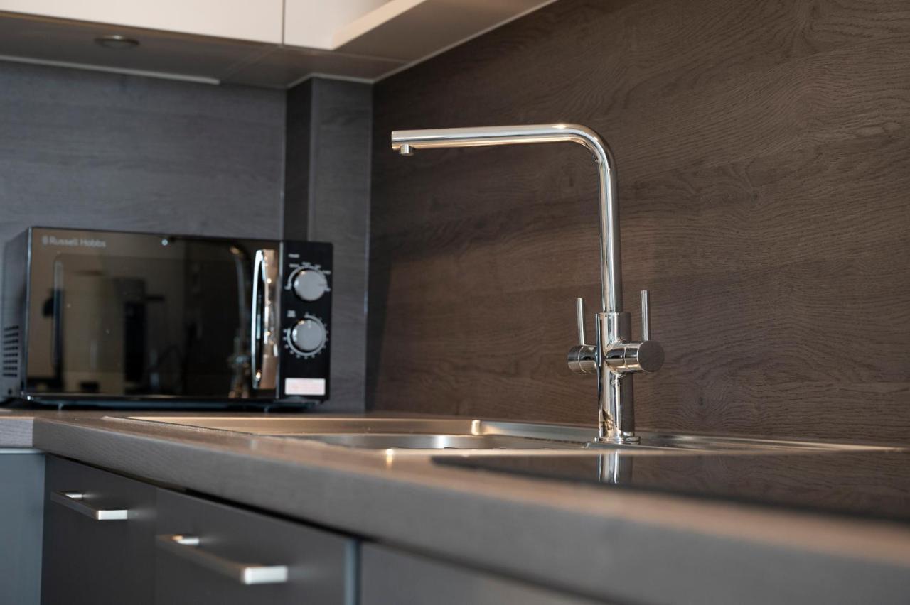 Seven Living Ashford - Modern And Spacious Apartments Exterior foto